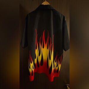 Men's Black Flame Graphic Short Sleeve Shirt(NWOT)